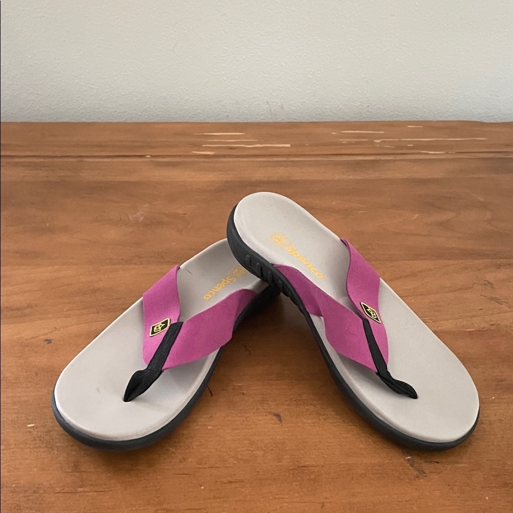 Spenco NWOT Plum and Black Sandals for Everyday Comfort Size 9